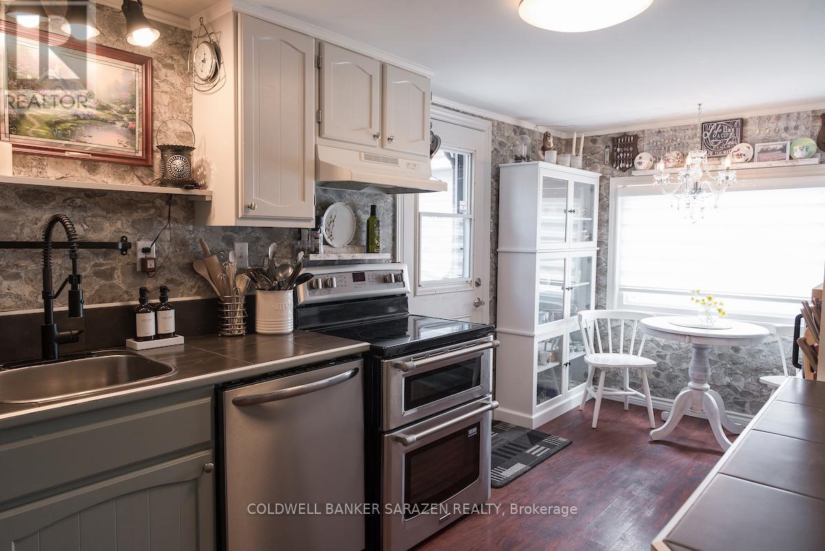836 Munro Drive, Mcnab/braeside, Ontario  K7S 3G8 - Photo 21 - X12067200