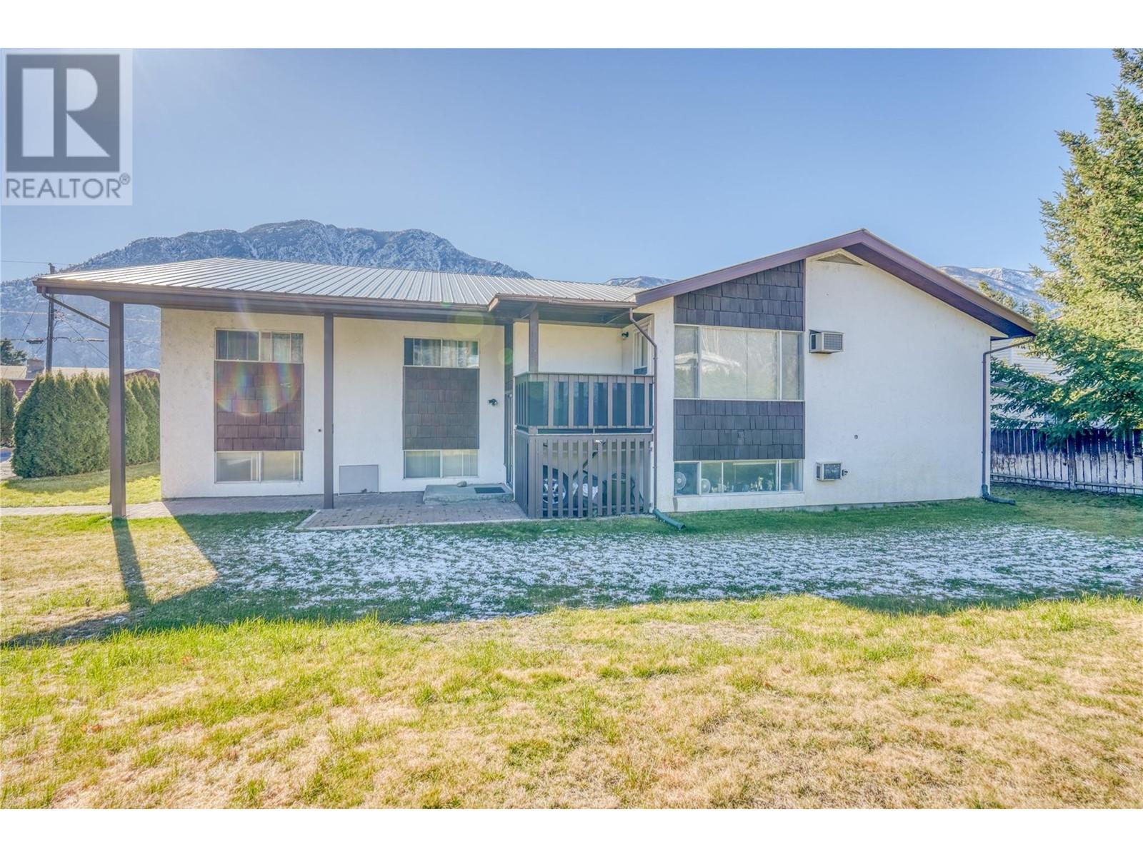 716 3rd Avenue, Keremeos, British Columbia  V0H 1N2 - Photo 21 - 10346146