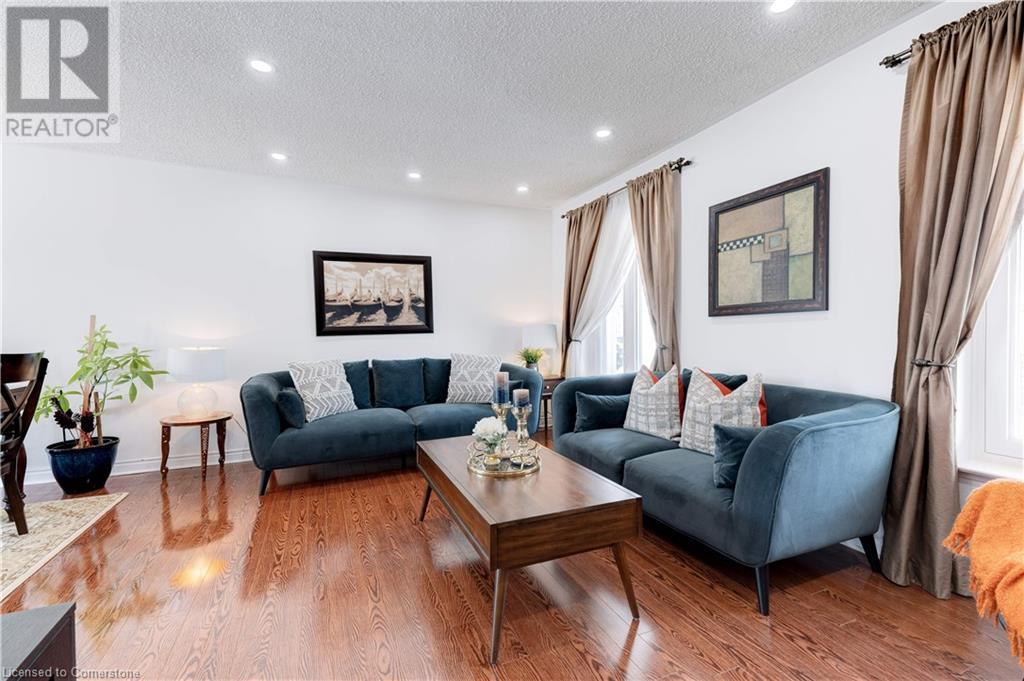 31 Tinton Crescent, Toronto, Ontario  M9V 2H9 - Photo 7 - 40699227
