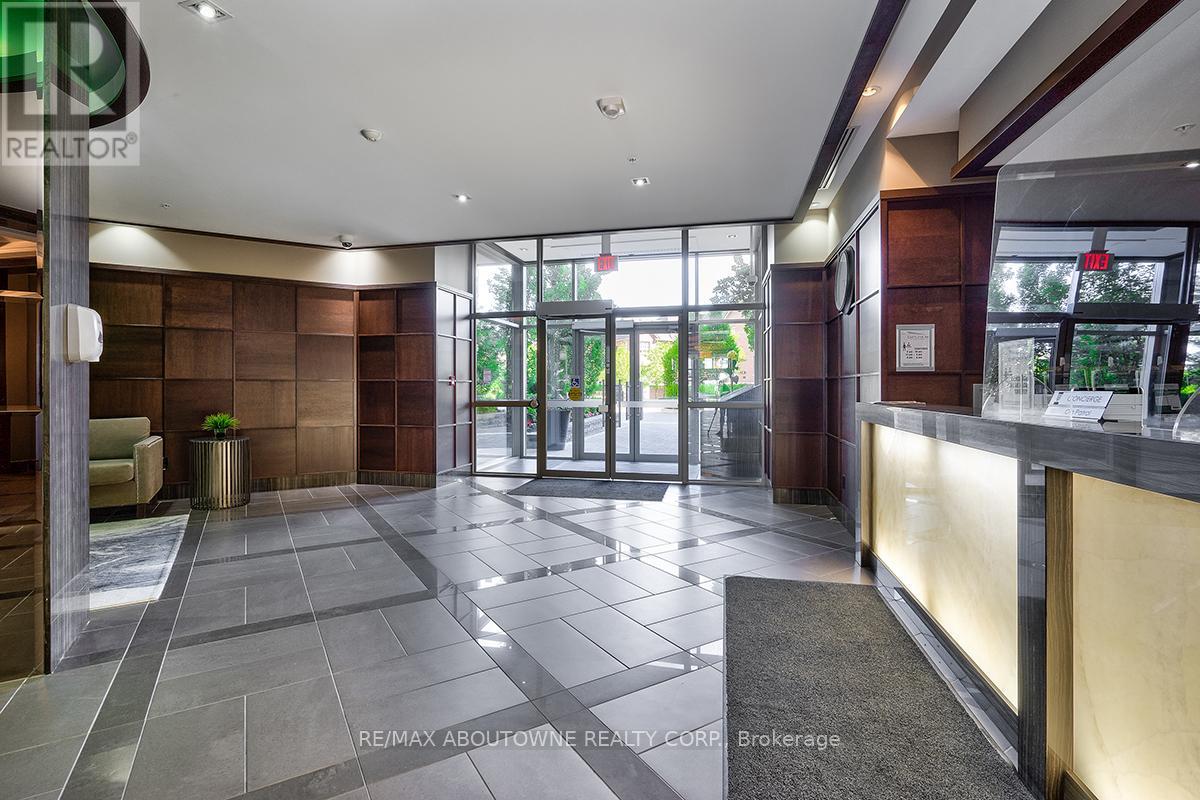 714 - 2480 Prince Michael Drive, Oakville, Ontario  L6H 0H1 - Photo 3 - W12121135