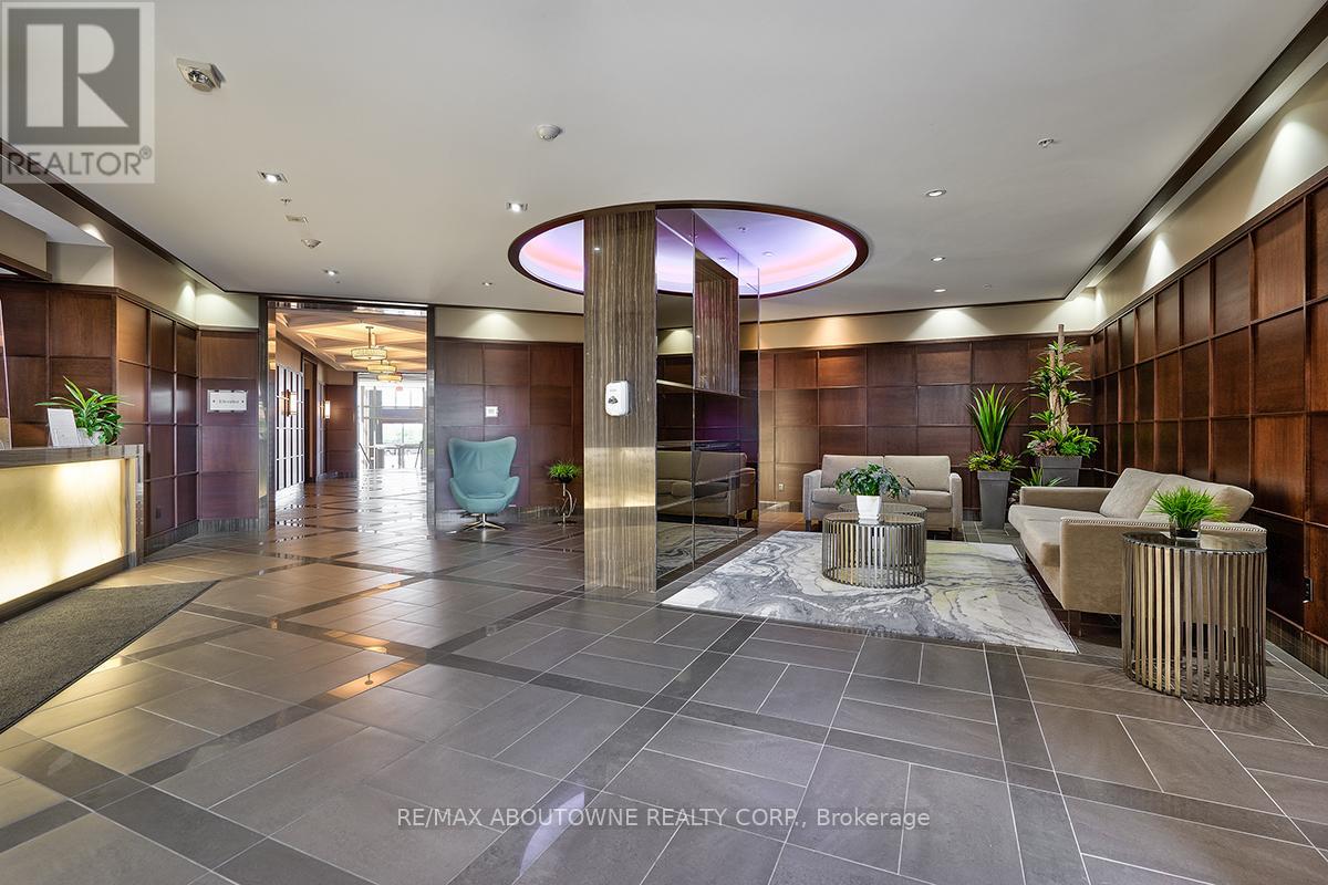 714 - 2480 Prince Michael Drive, Oakville, Ontario  L6H 0H1 - Photo 4 - W12121135
