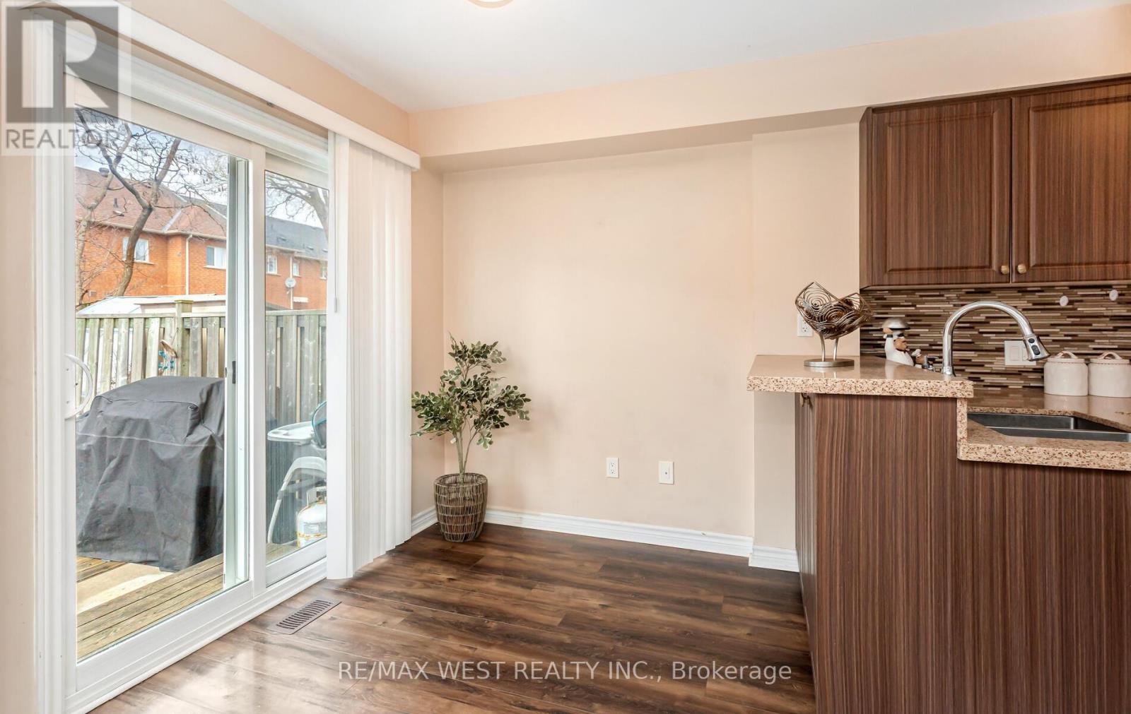 3953 Freeman Terrace, Mississauga (Churchill Meadows), Ontario  L5M 6R2 - Photo 21 - W12121191