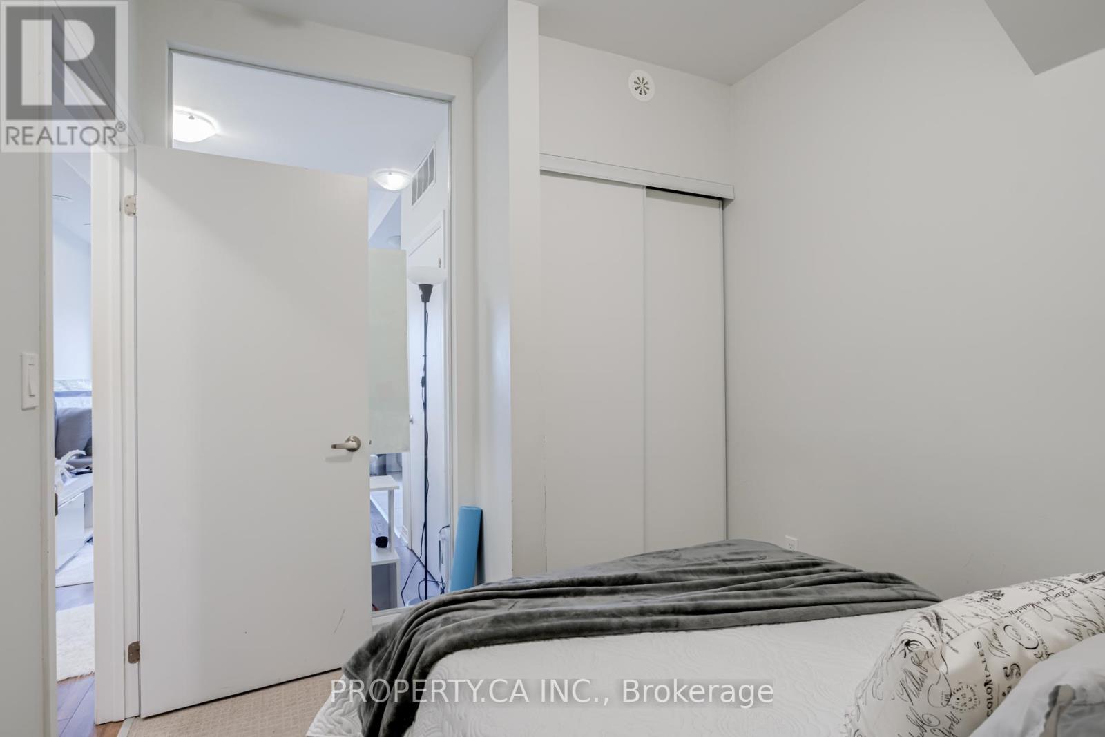 218 - 402 The East Mall, Toronto (Islington-City Centre West), Ontario  M9B 3Z9 - Photo 12 - W12121215