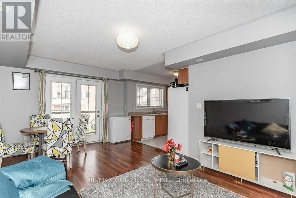 Property at 20 - 2468 POST ROAD image 3