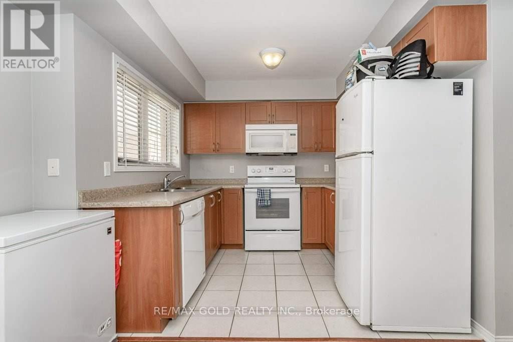 Property at 20 - 2468 POST ROAD image 5