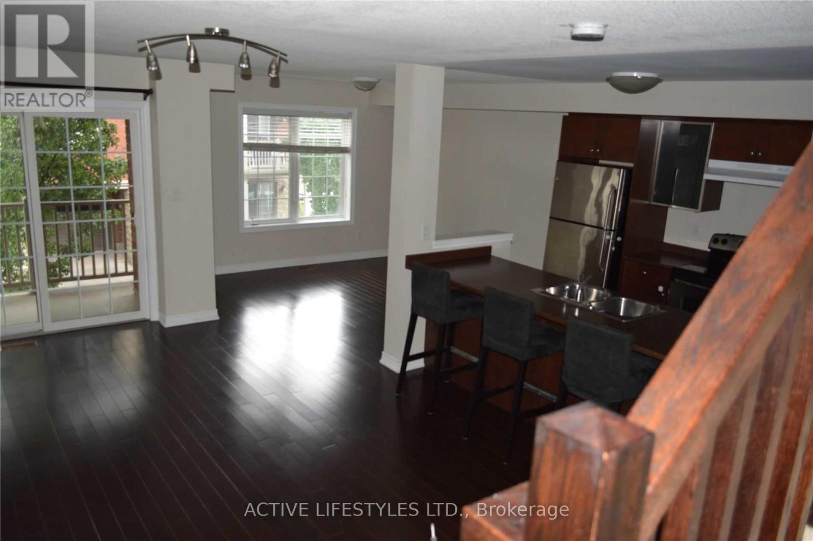 626 Garibaldi Common, Burlington, Ontario  L7L 0E2 - Photo 10 - W12121243