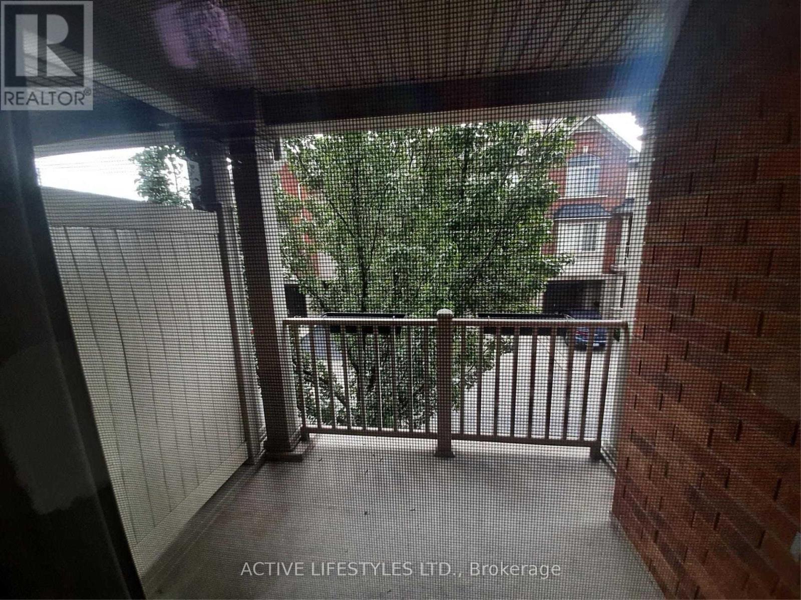 626 Garibaldi Common Close, Burlington (Shoreacres), Ontario  L7L 0E2 - Photo 5 - W12121243