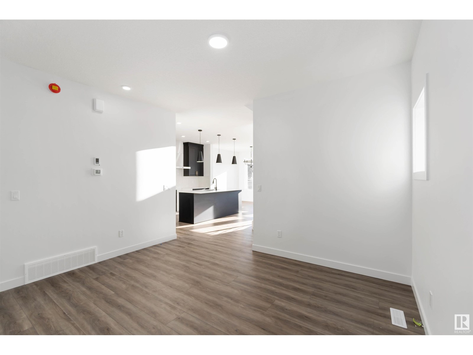 1651 12 St Nw, Edmonton, Alberta  T6T 2V1 - Photo 3 - E4427182