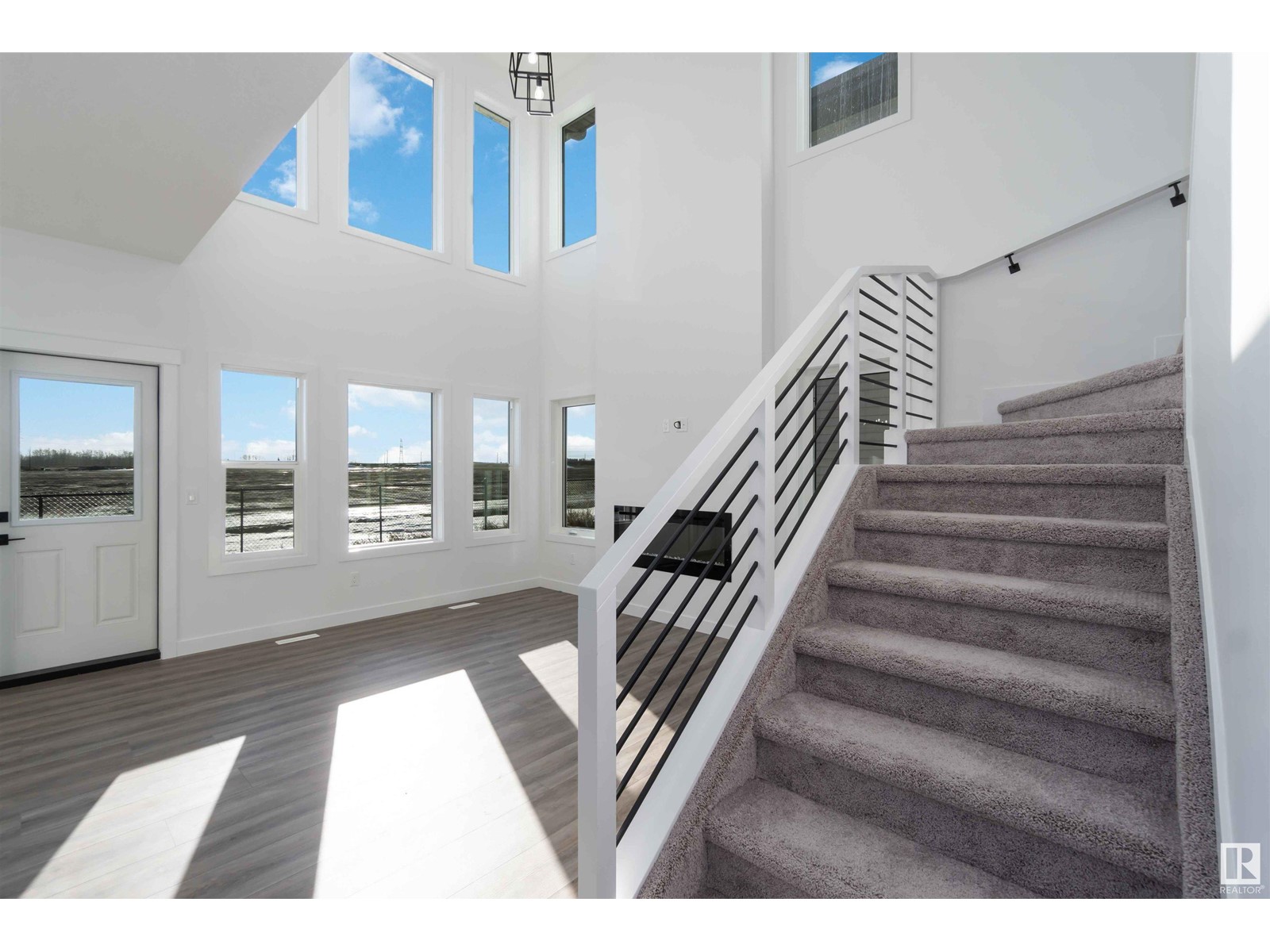 Property at 1651 12 ST NW image 2