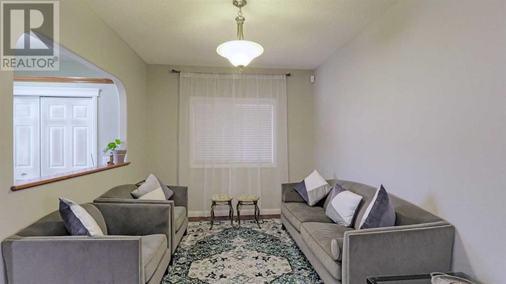 Property at 21 Panamount Street NW image 4
