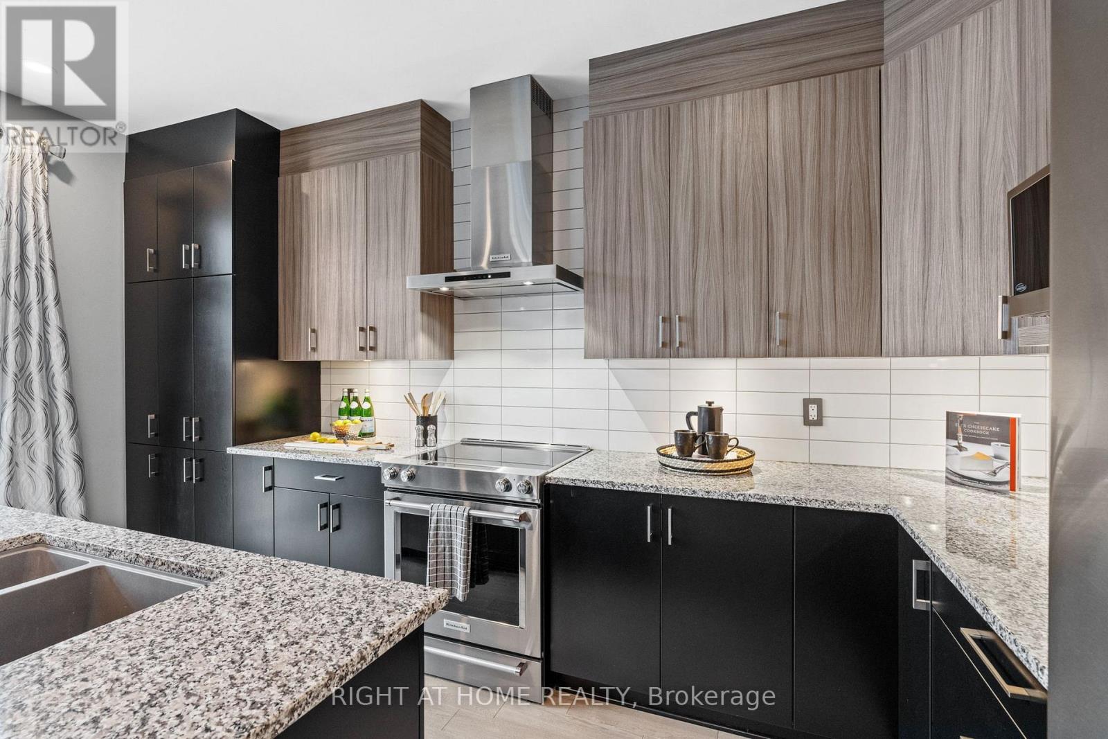 210 Spindrift Circle, Ottawa, Ontario  K4M 1J8 - Photo 17 - X12121294