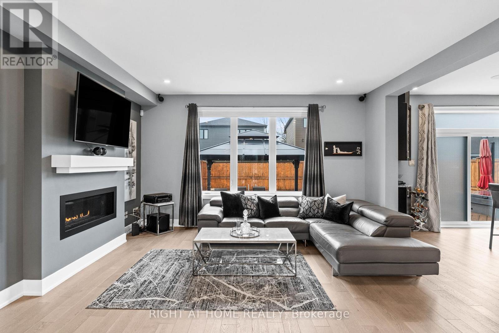 210 Spindrift Circle, Ottawa, Ontario  K4M 1J8 - Photo 9 - X12121294