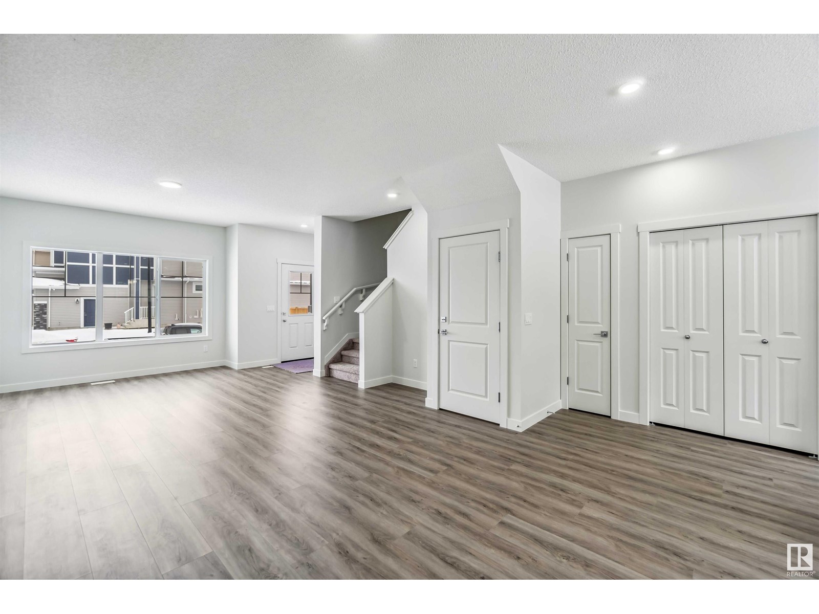 Property at 1635 16 AV NW image 4