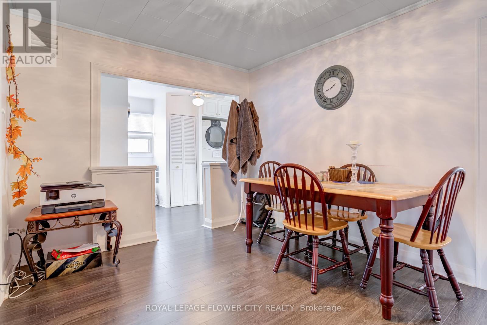 800 Roxborough Avenue, Hamilton (Mcquesten), Ontario  L8H 1T2 - Photo 10 - X12121154