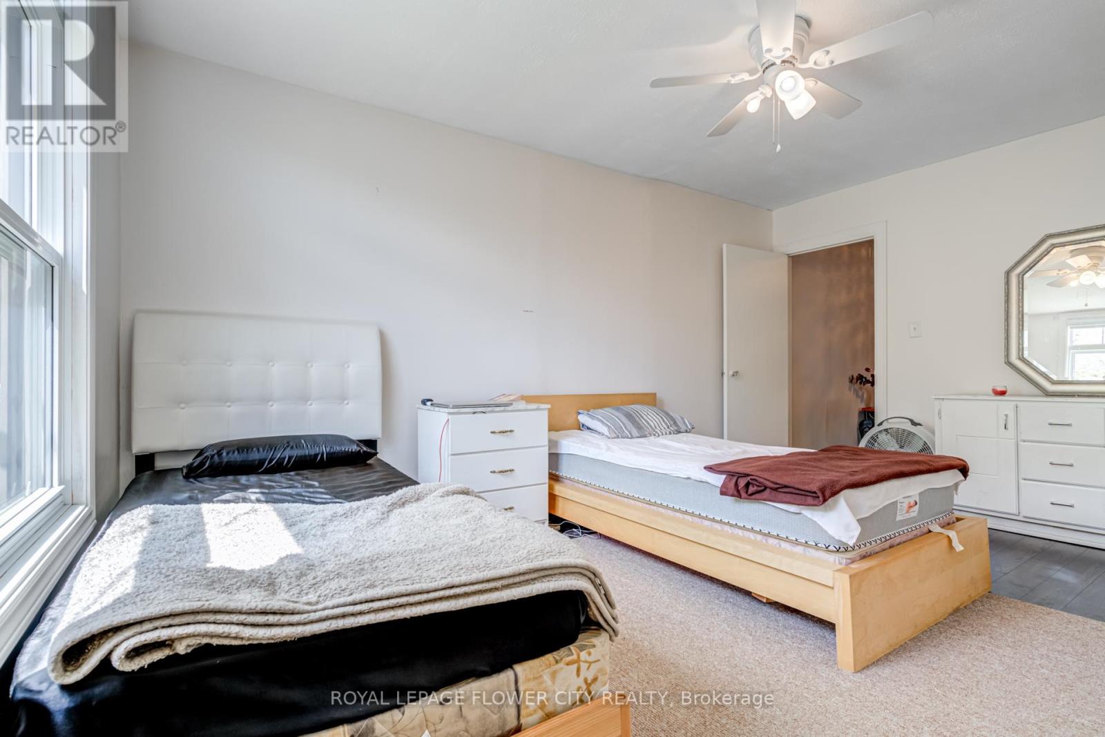 800 Roxborough Avenue, Hamilton, Ontario  L8H 1T2 - Photo 17 - X12121154