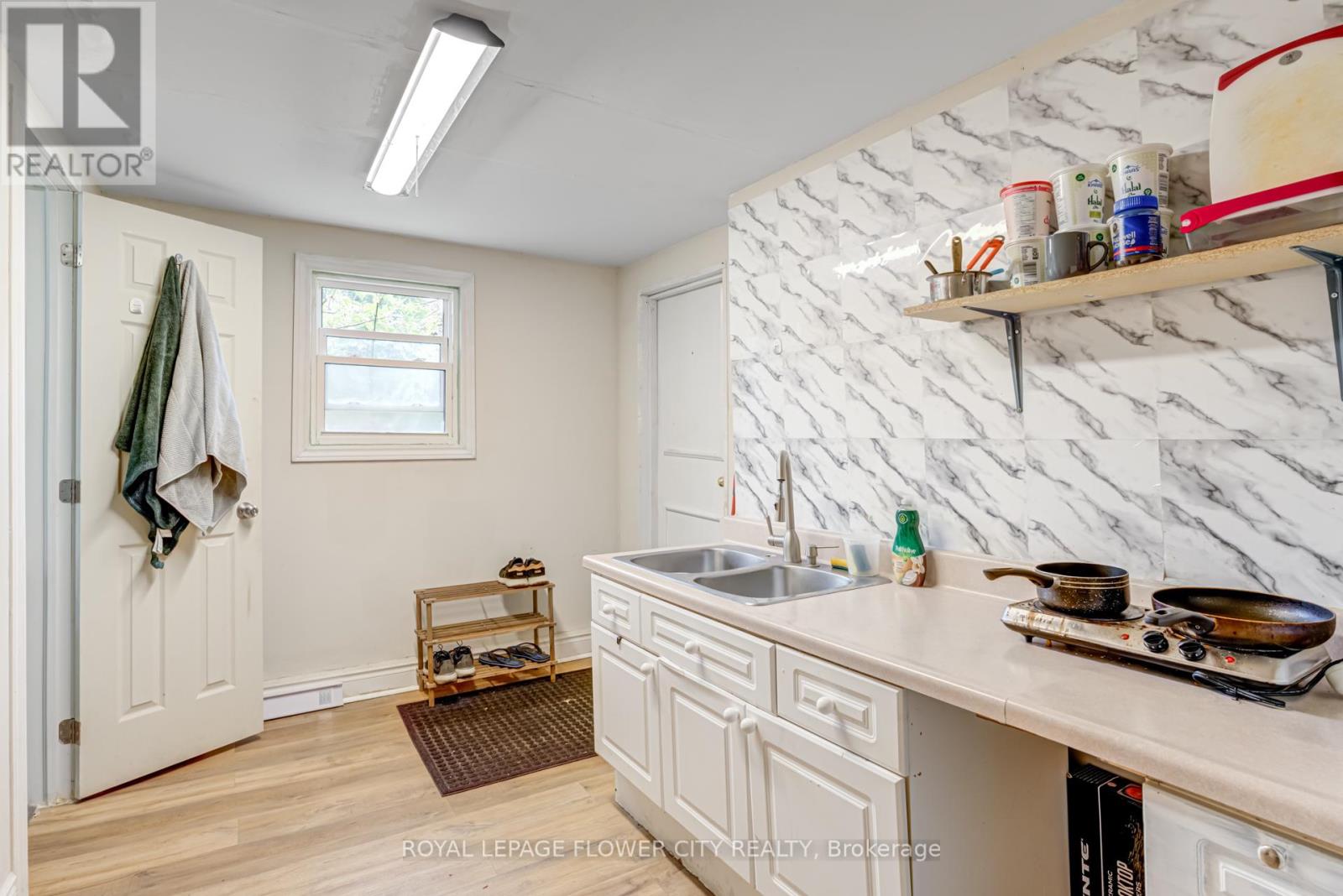 800 Roxborough Avenue, Hamilton, Ontario  L8H 1T2 - Photo 28 - X12121154