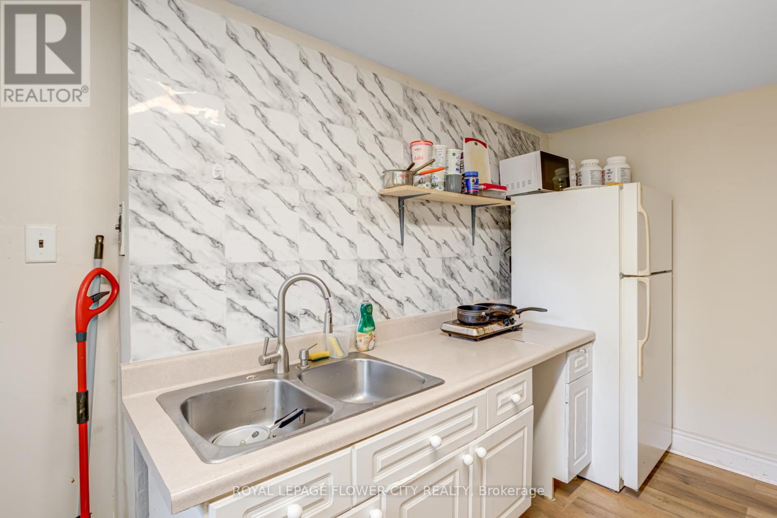 800 Roxborough Avenue, Hamilton, Ontario  L8H 1T2 - Photo 30 - X12121154