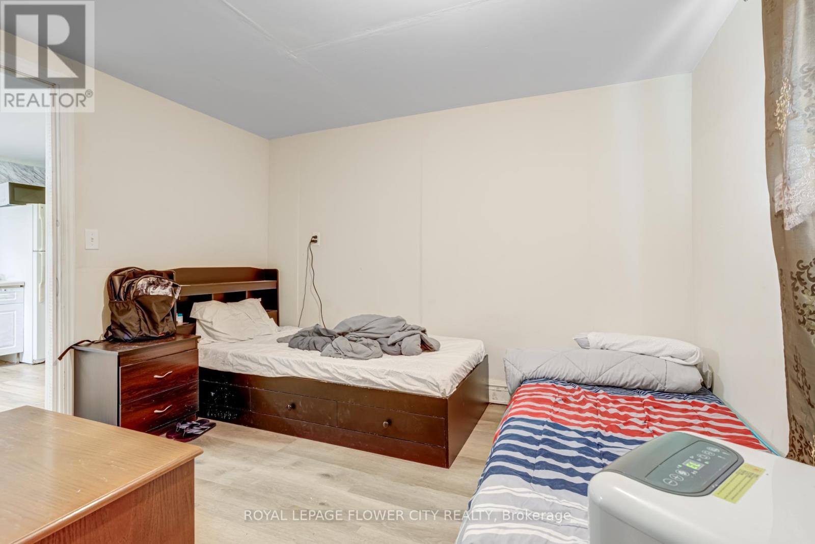 800 Roxborough Avenue, Hamilton, Ontario  L8H 1T2 - Photo 33 - X12121154
