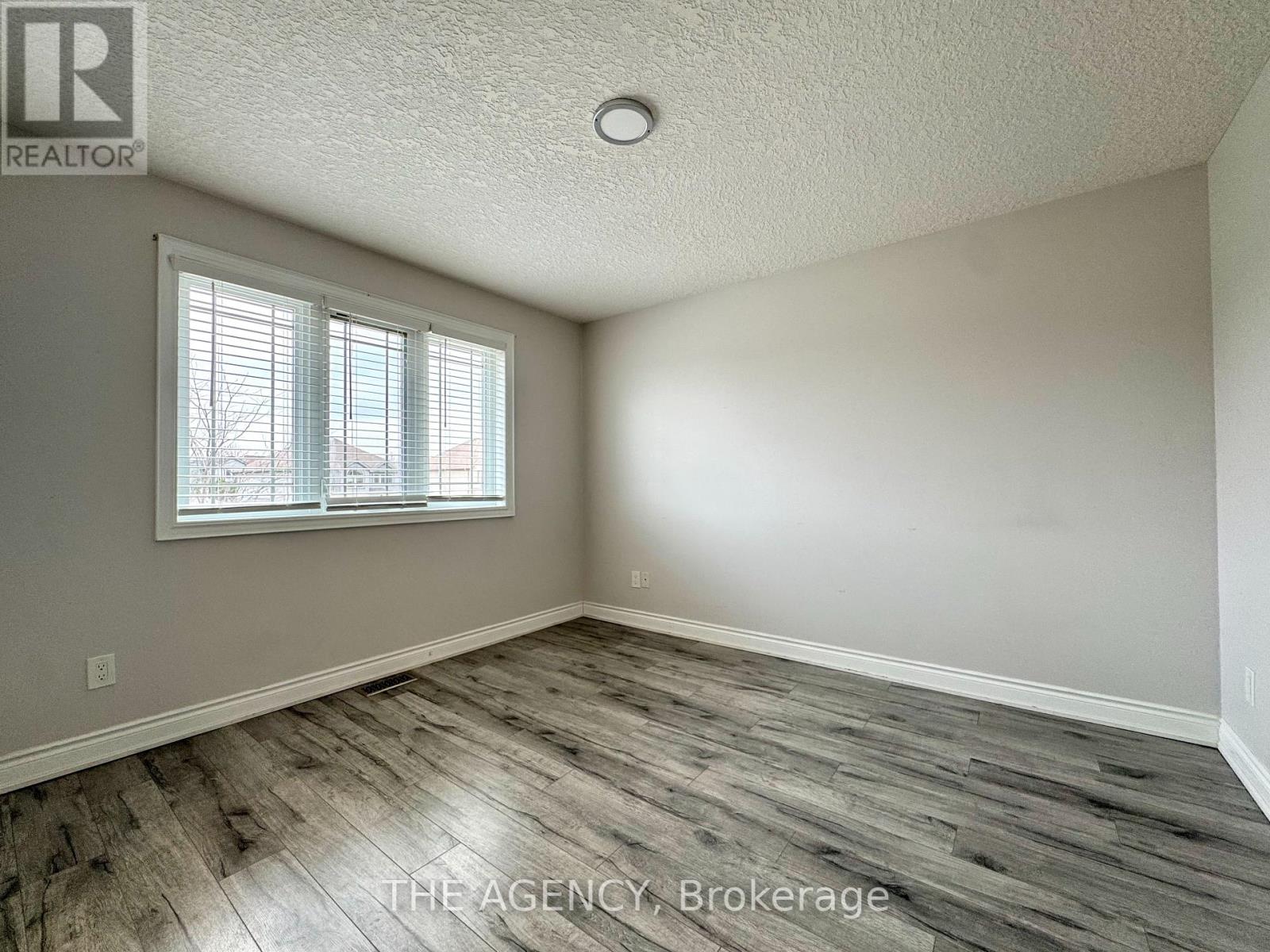 687 Spitfire Street, Woodstock (Woodstock - North), Ontario  N4T 0B1 - Photo 11 - X12121197