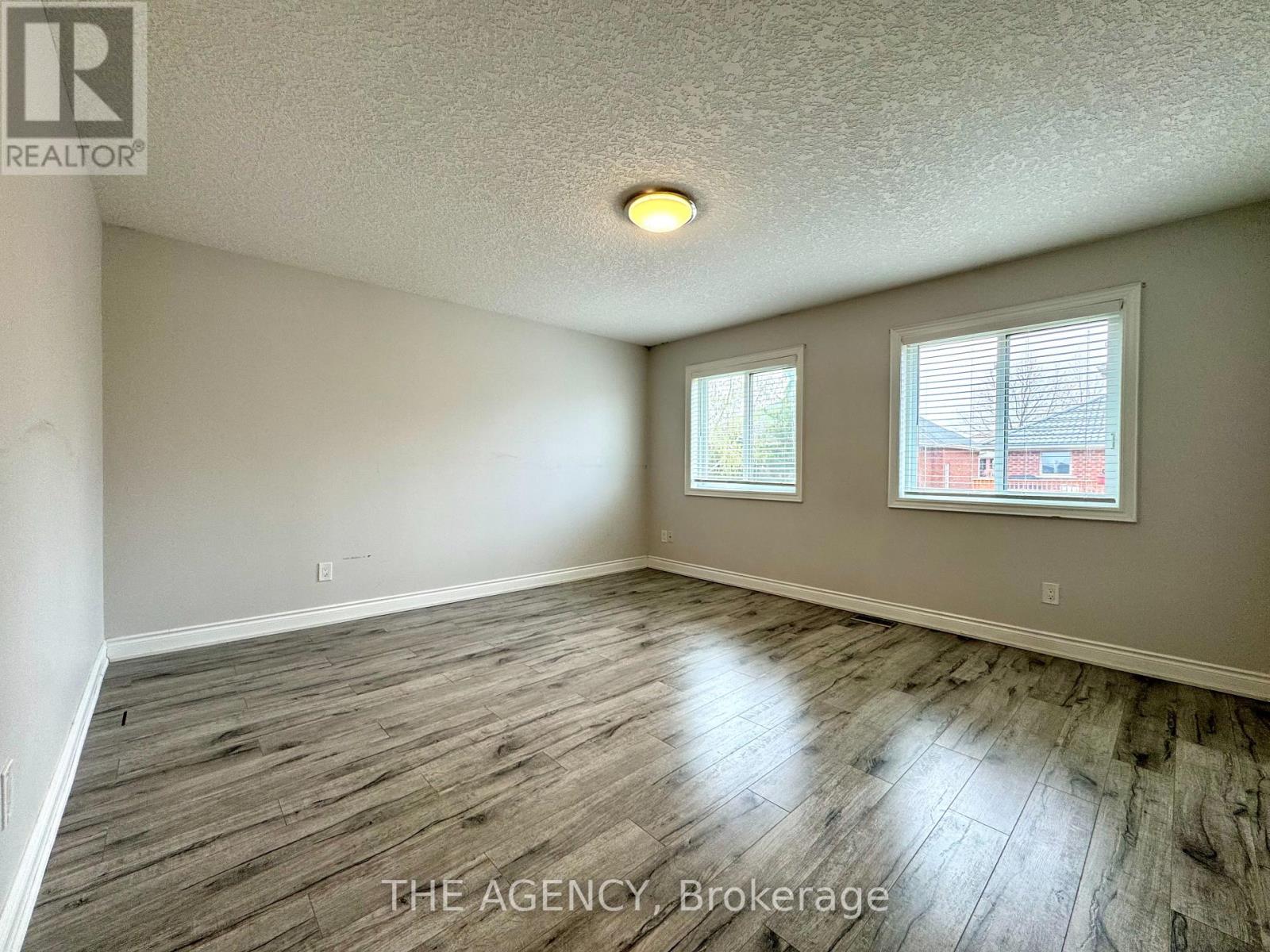687 Spitfire Street, Woodstock (Woodstock - North), Ontario  N4T 0B1 - Photo 15 - X12121197