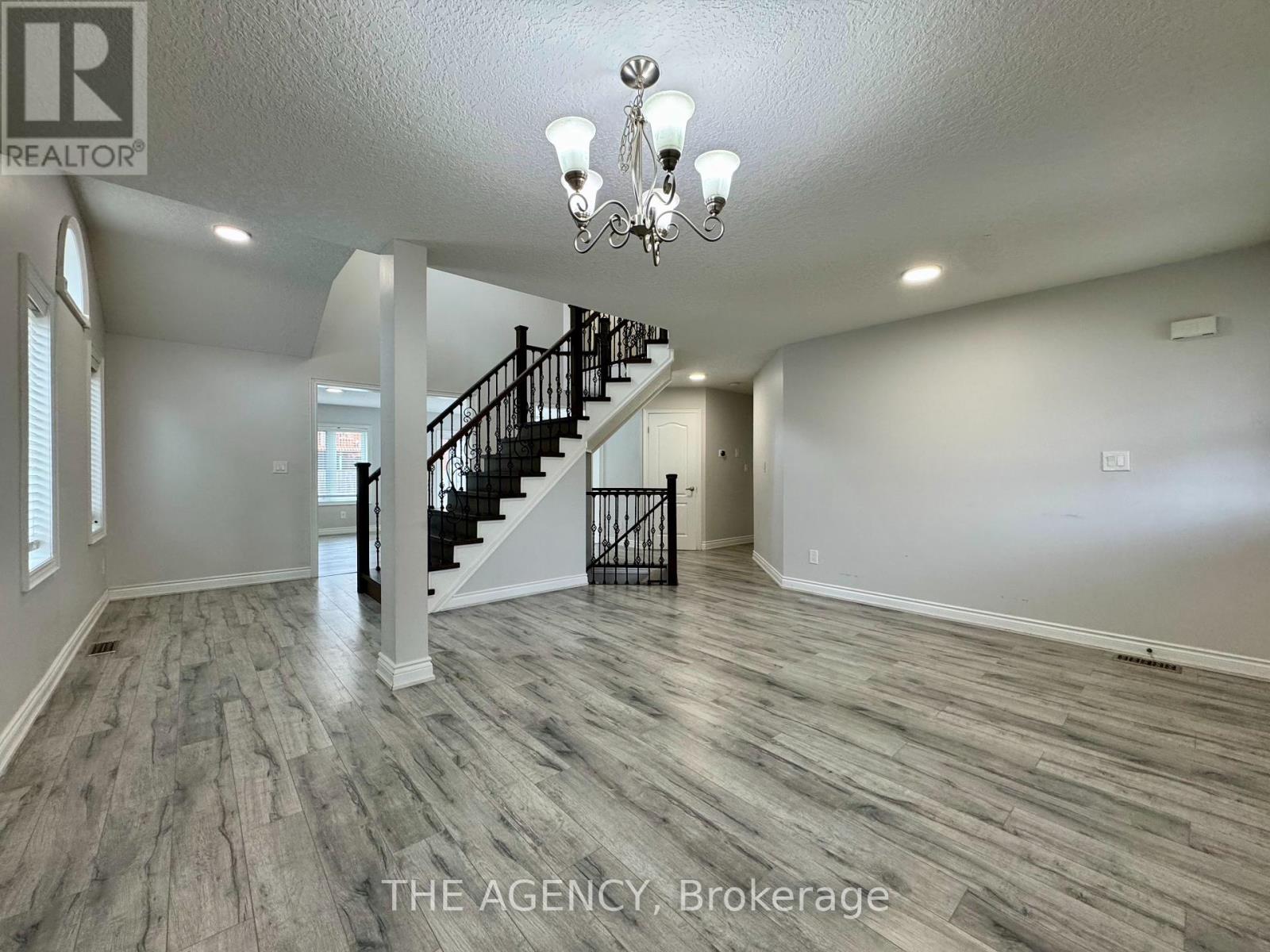 Property at 687 SPITFIRE STREET image 3
