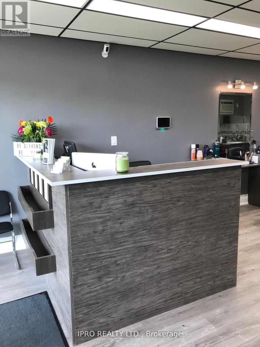 C - 210 Samuelson Street, Cambridge, Ontario  N1R 1K6 - Photo 2 - X12121242