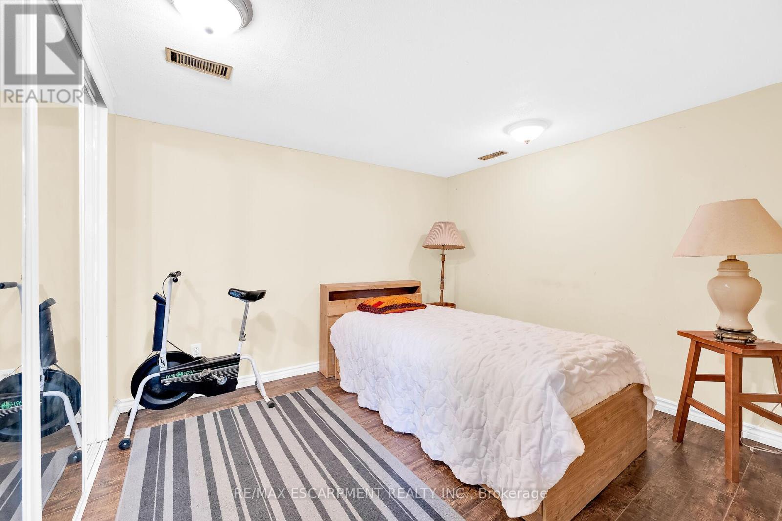 2 Par Place, Hamilton, Ontario  L8K 5V9 - Photo 16 - X12121256