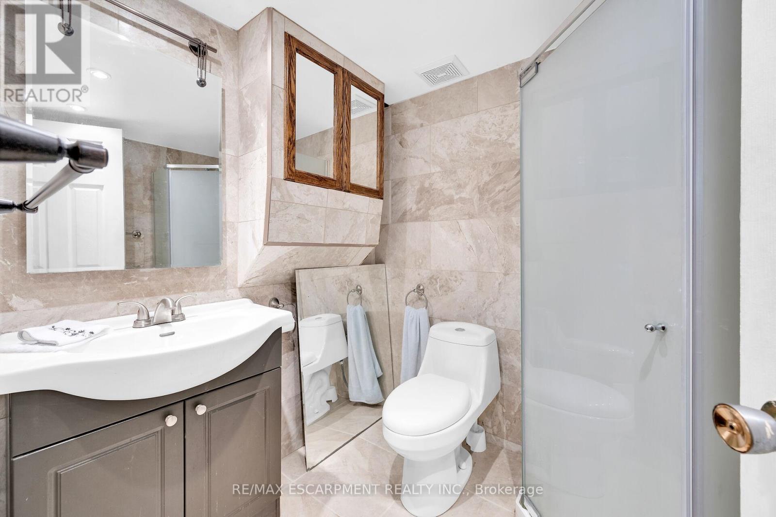 2 Par Place, Hamilton, Ontario  L8K 5V9 - Photo 17 - X12121256