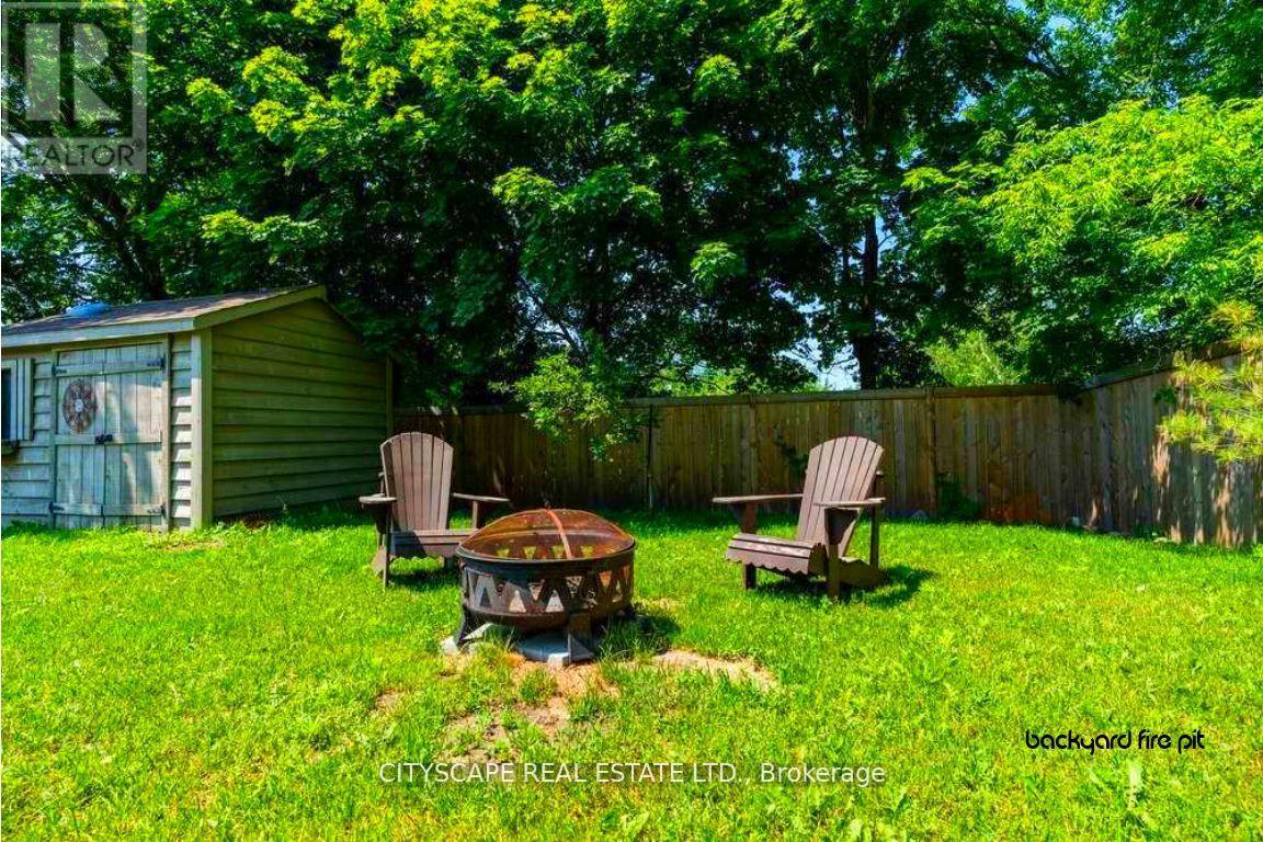 10300 Ravenshoe Road, Georgina, Ontario  L0C 1L0 - Photo 32 - N12121260