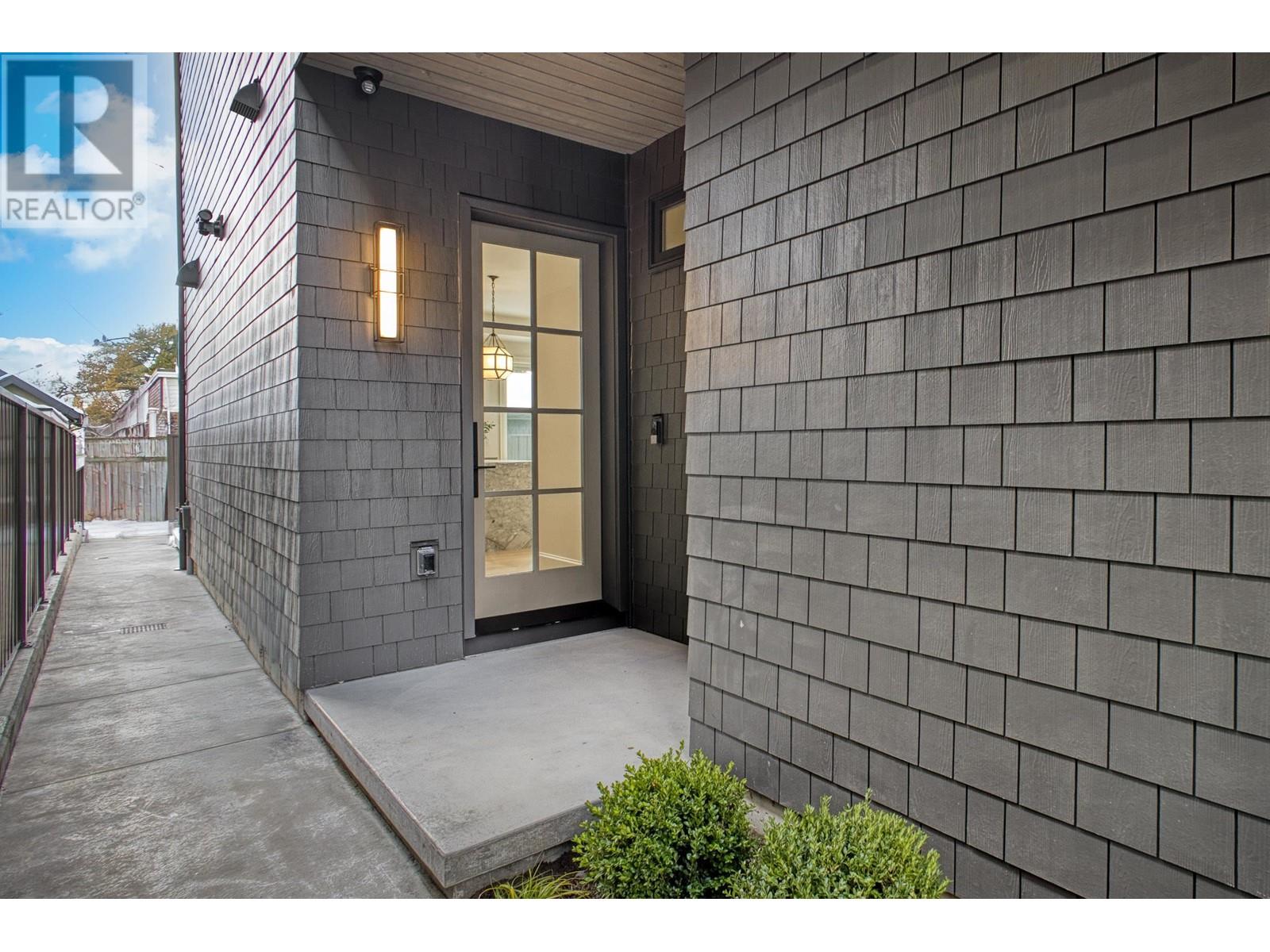 2382 E 5th Avenue, Vancouver, British Columbia  V5N 1N1 - Photo 2 - R2997605