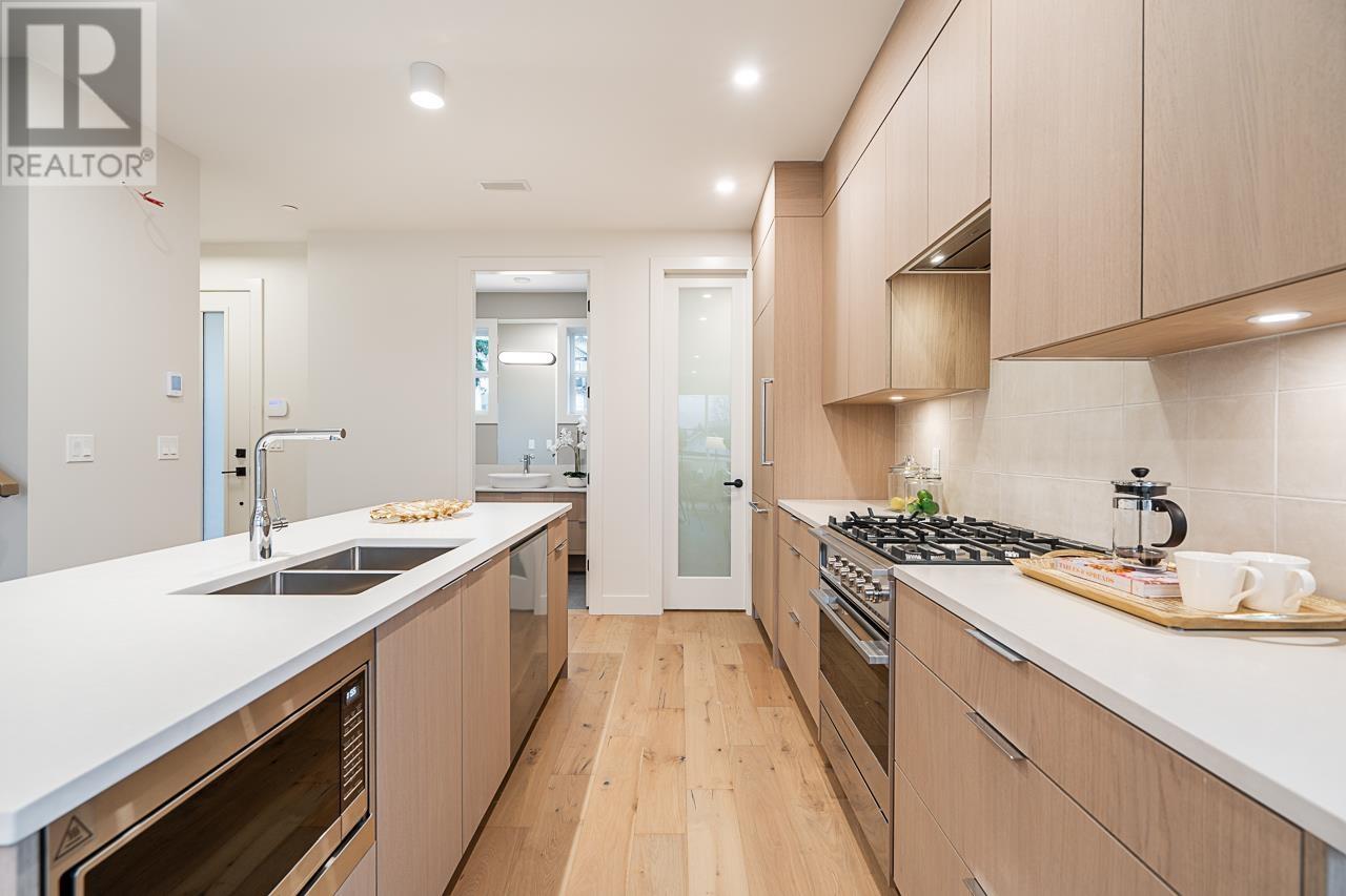 3535 Cambridge Street, Vancouver, British Columbia  V5K 1M3 - Photo 13 - R2997613