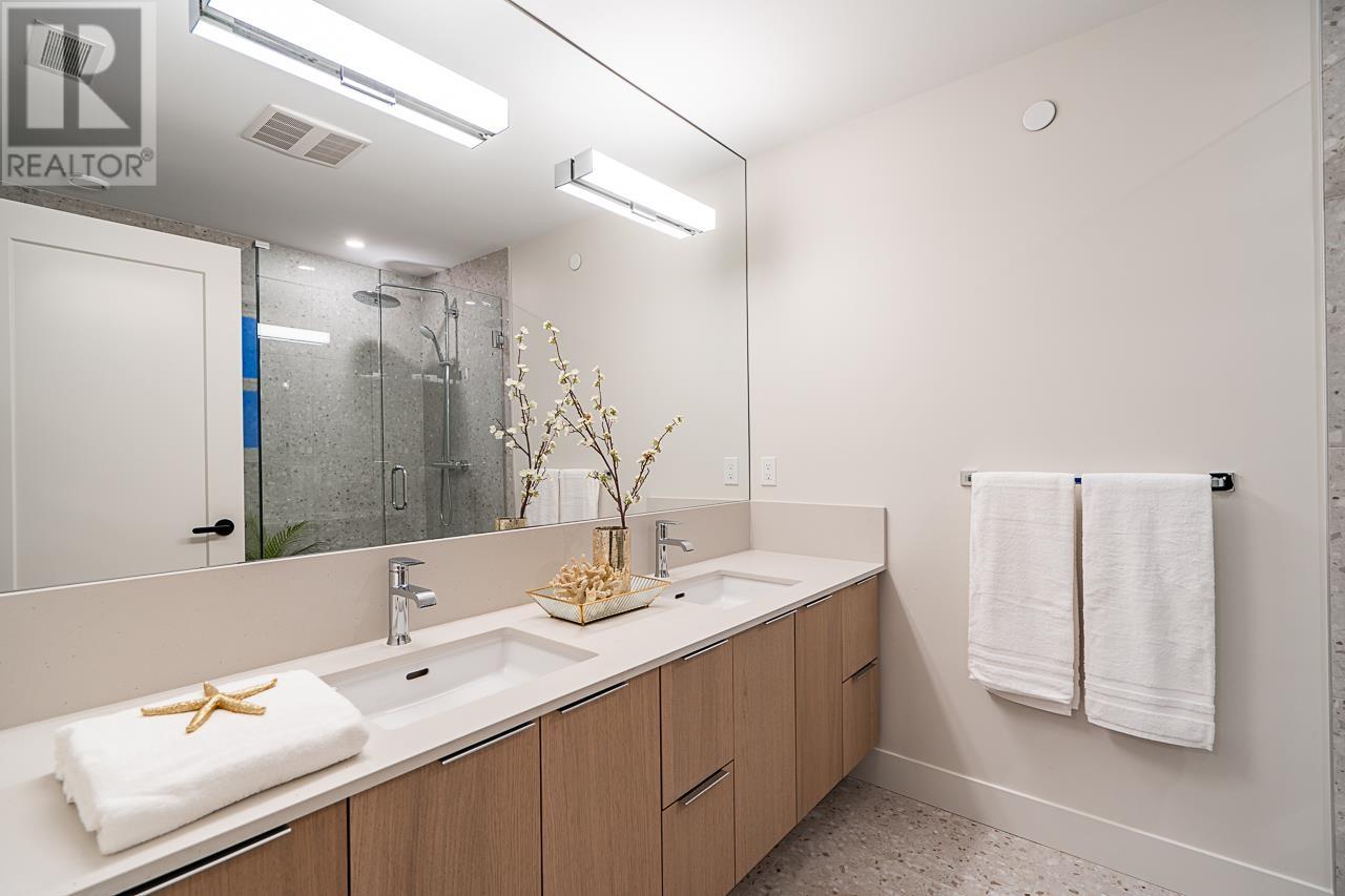 3535 Cambridge Street, Vancouver, British Columbia  V5K 1M3 - Photo 24 - R2997613
