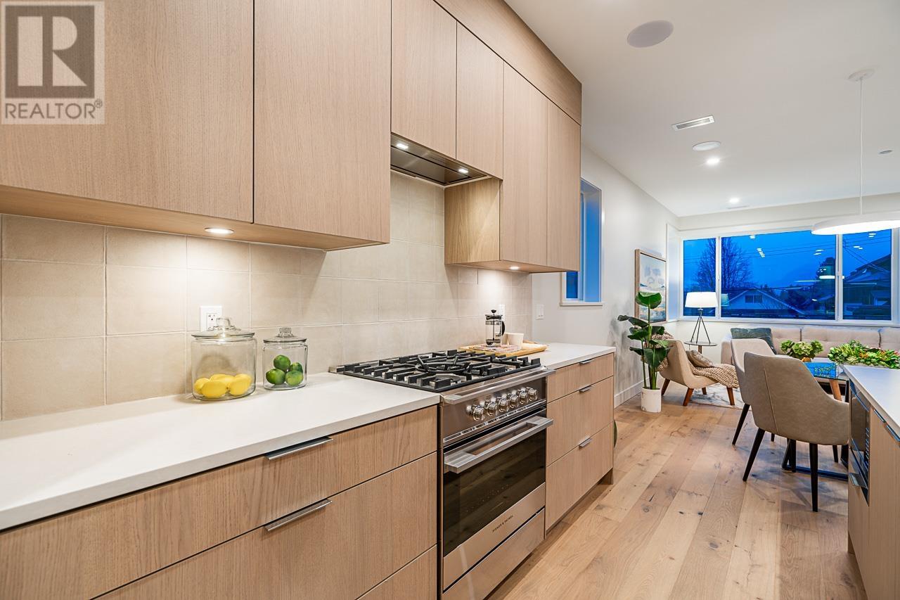 3535 Cambridge Street, Vancouver, British Columbia  V5K 1M3 - Photo 9 - R2997613