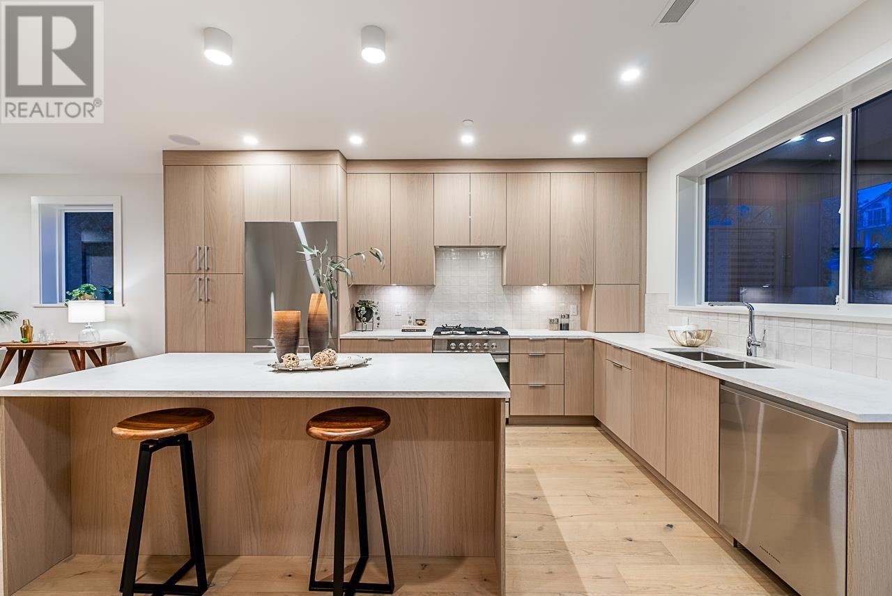 3537 Cambridge Street, Vancouver, British Columbia  V5K 1M3 - Photo 11 - R2997617