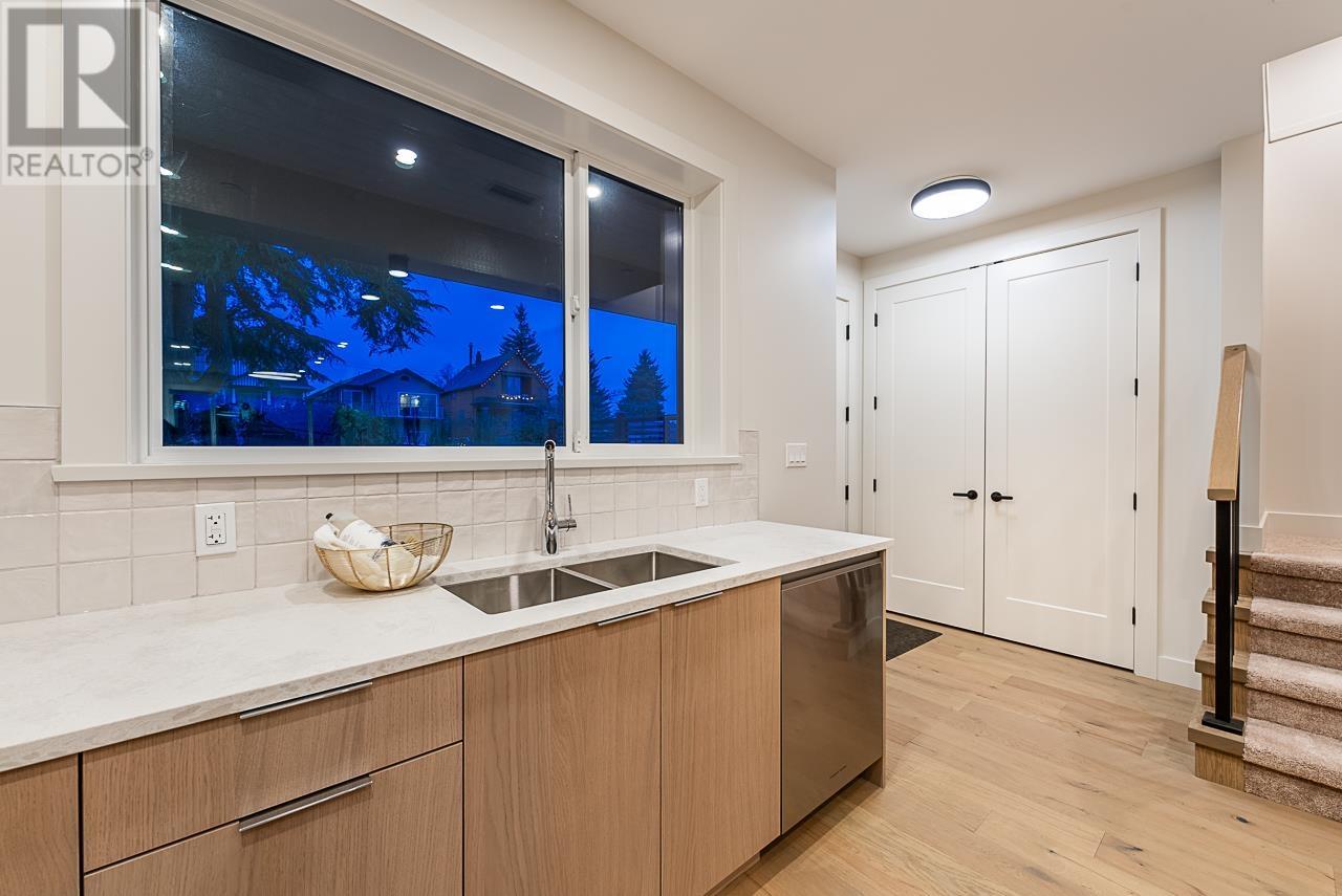 3537 Cambridge Street, Vancouver, British Columbia  V5K 1M3 - Photo 8 - R2997617