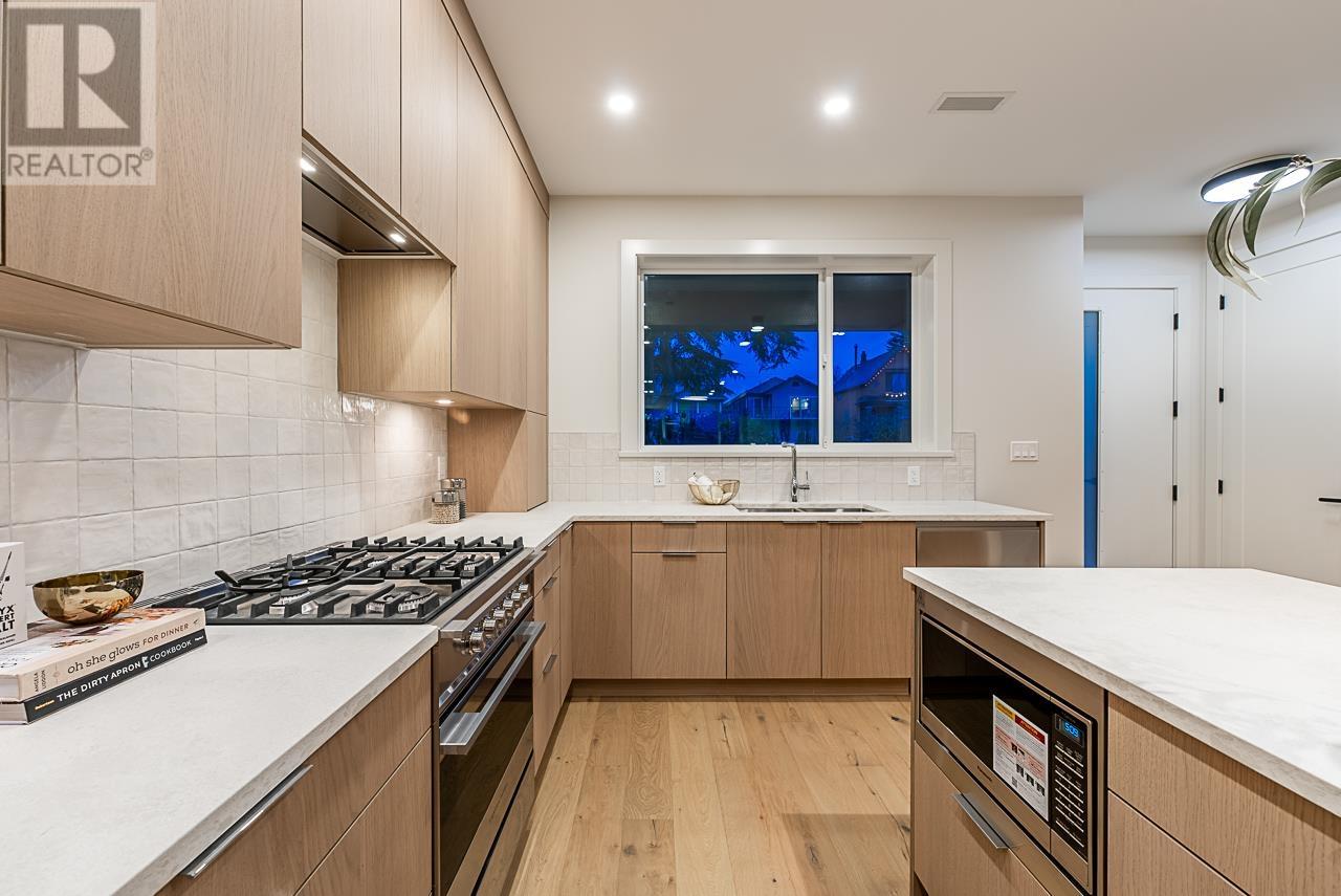 3537 Cambridge Street, Vancouver, British Columbia  V5K 1M3 - Photo 9 - R2997617