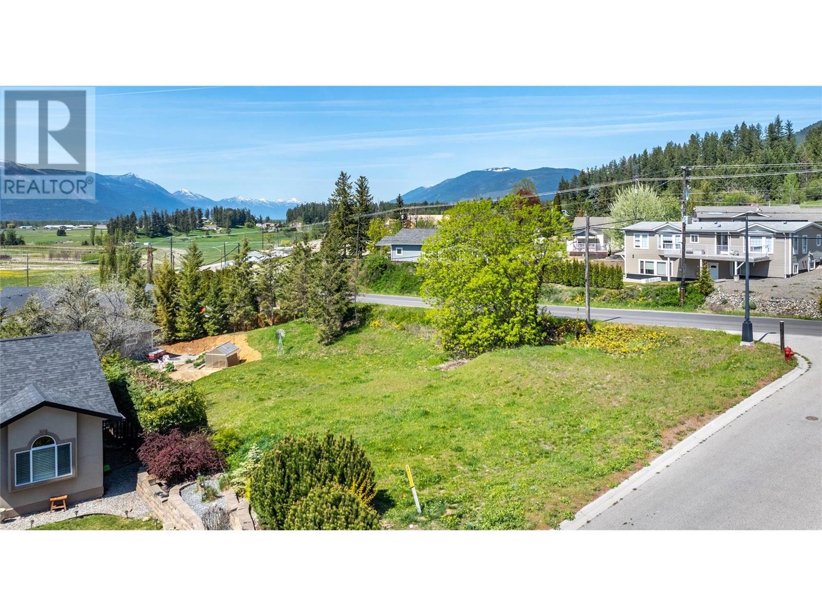 1031 Selkirk Drive, Creston, British Columbia  V0B 1G3 - Photo 2 - 10346023