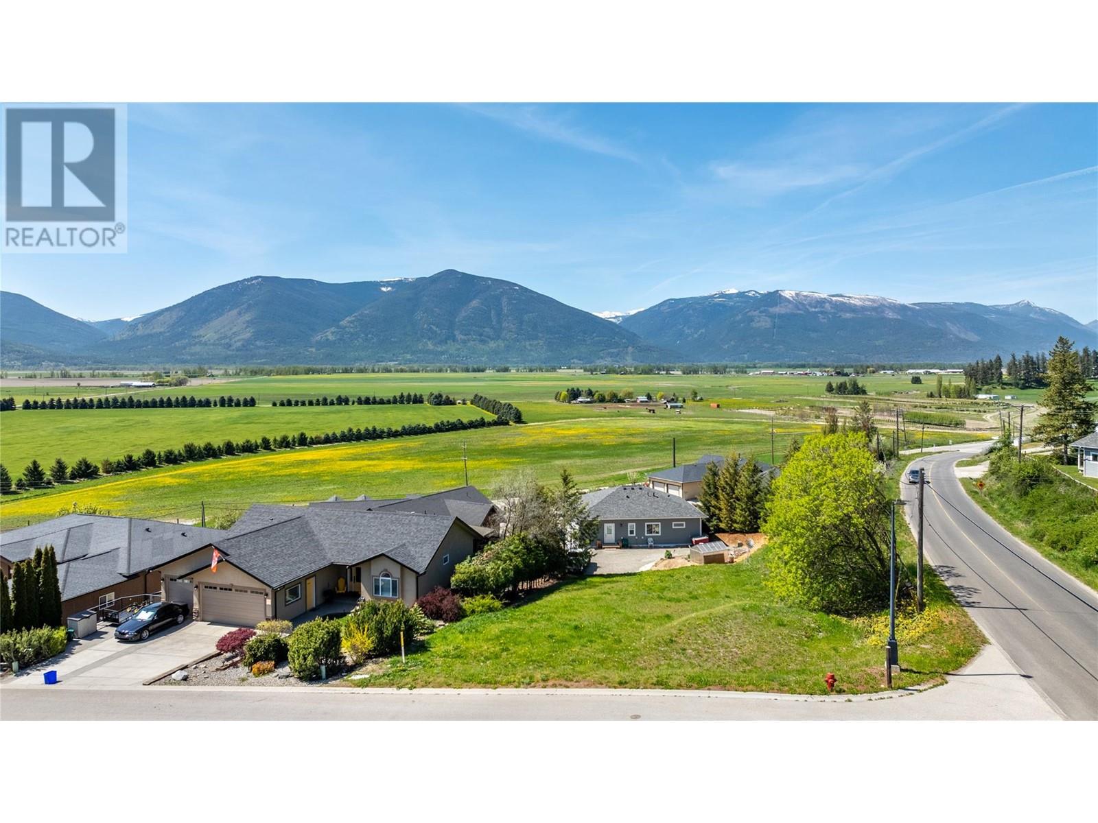 1031 Selkirk Drive, Creston, British Columbia  V0B 1G3 - Photo 6 - 10346023