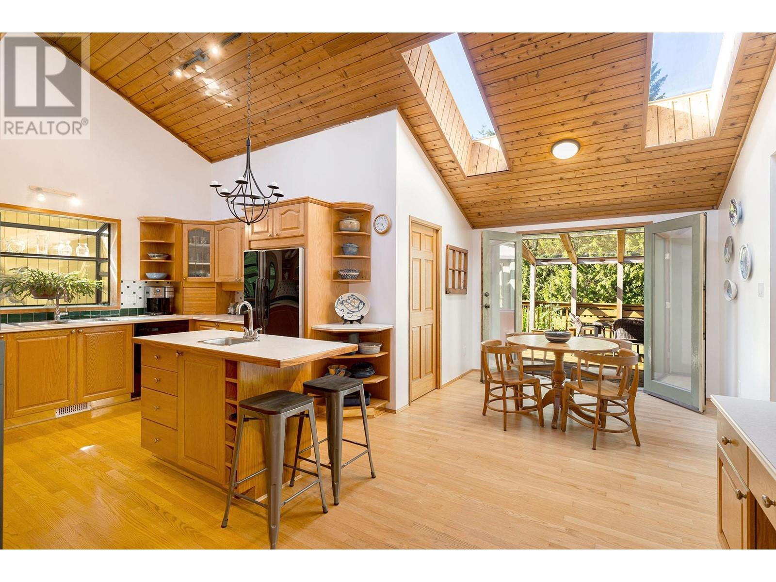1532 Adams Road, Bowen Island, British Columbia  V0N 1G2 - Photo 13 - R2997610