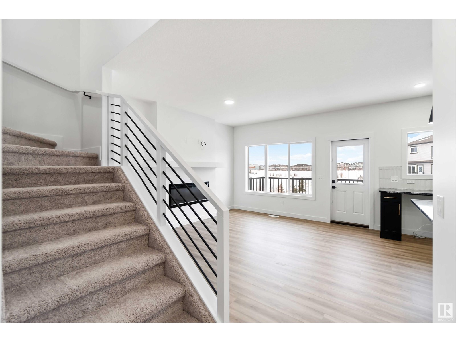 Property at 1519 26 ST NW image 1