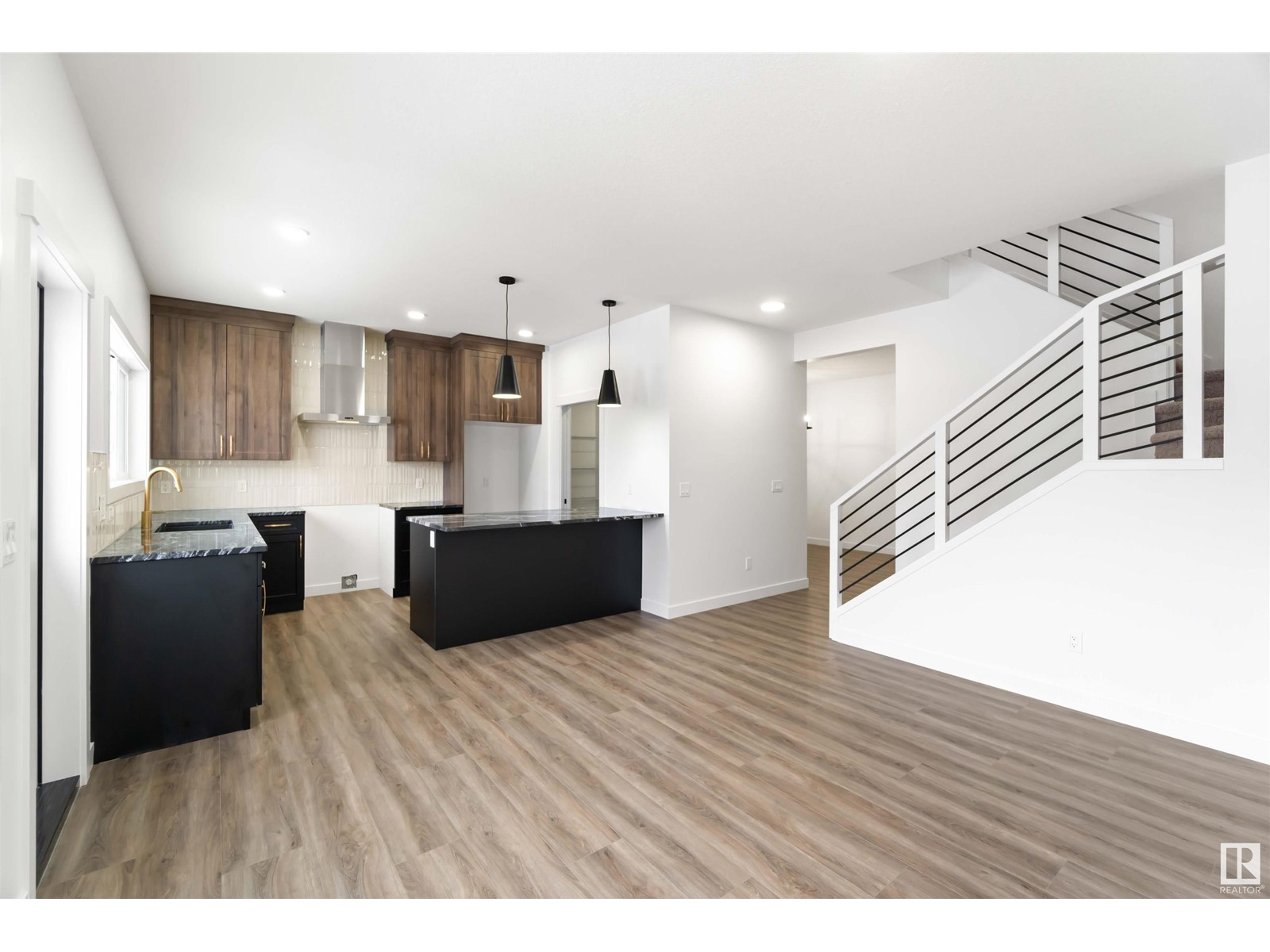 Property at 1519 26 ST NW image 5