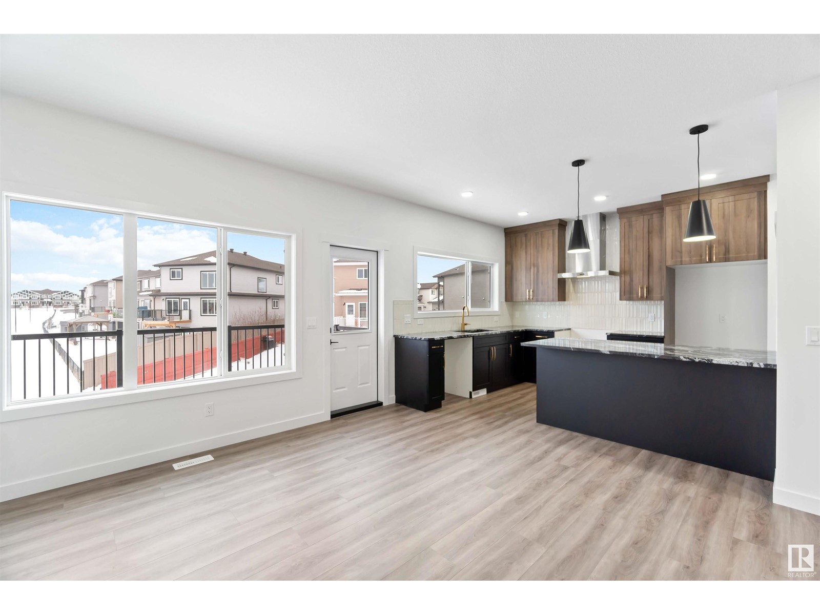 Property at 1519 26 ST NW image 4