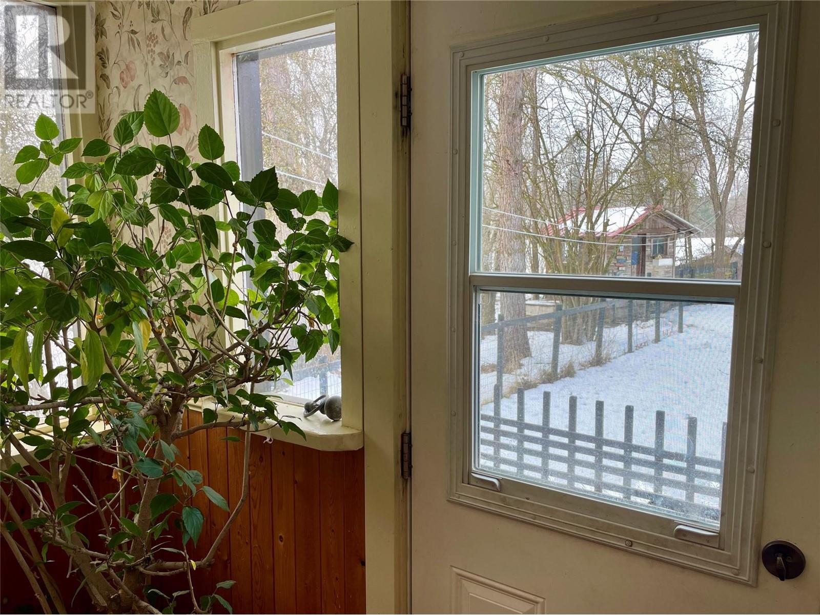2675 65th Avenue, Grand Forks, British Columbia  V0H 1H0 - Photo 9 - 10336033