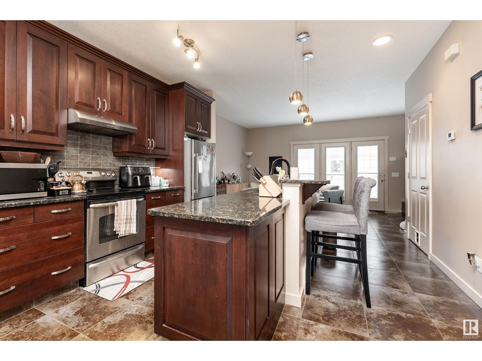 Property at 1049 GAULT BV NW image 1
