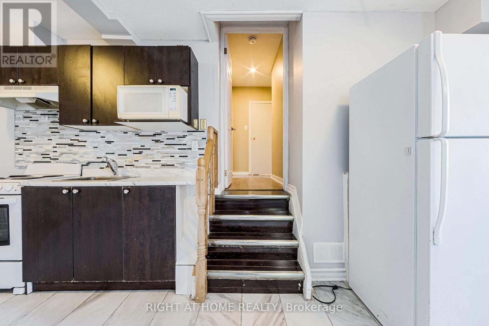 Main B - 1715 Rossland Road, Whitby, Ontario  L1N 3P1 - Photo 14 - E12121311