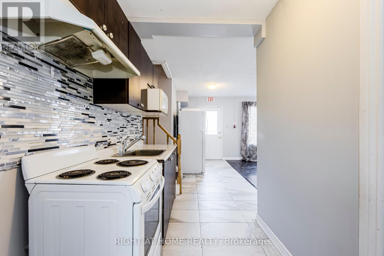 Main B - 1715 Rossland Road, Whitby, Ontario  L1N 3P1 - Photo 19 - E12121311