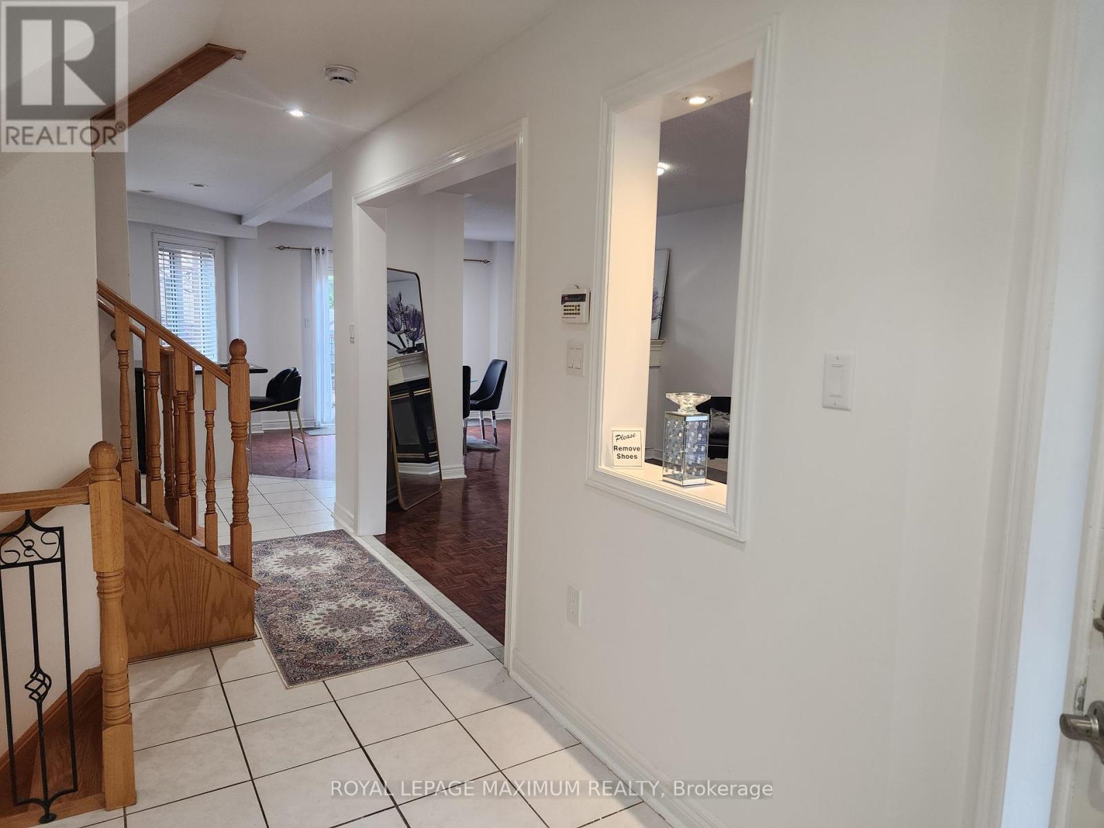Property at 141 PANORAMA CRESCENT image 4
