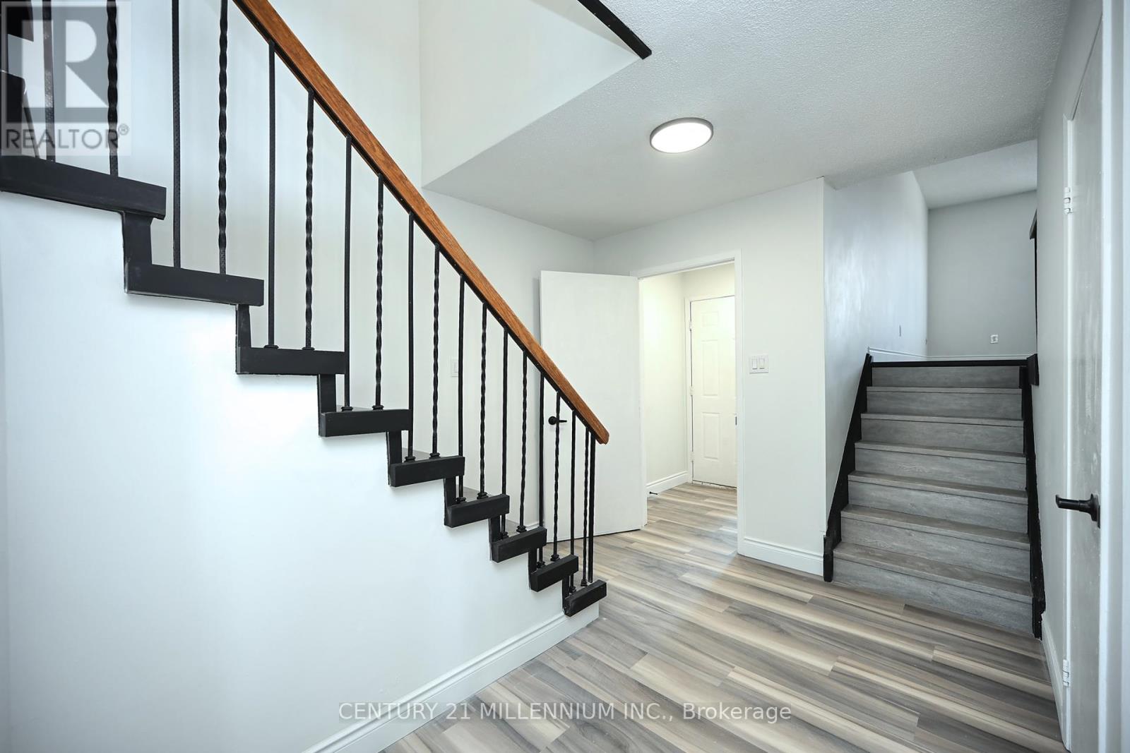 6 Adam Street, Brampton, Ontario  L6Z 2S3 - Photo 3 - W12121304