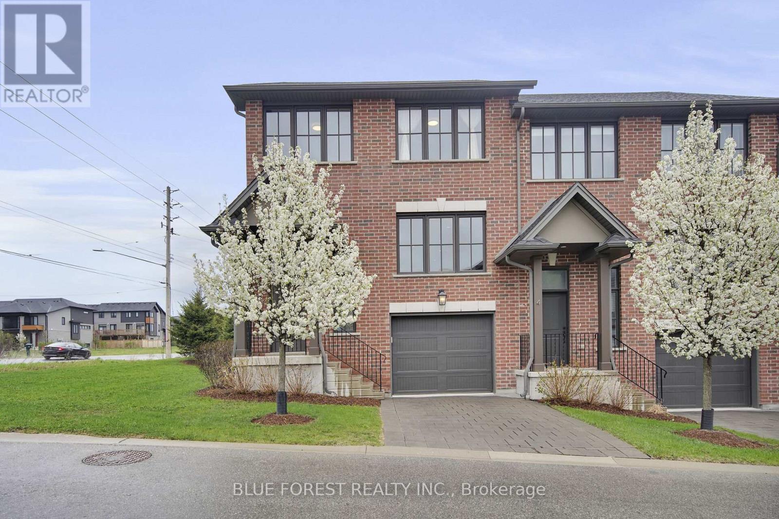 2 - 555 SUNNINGDALE ROAD E, london north (north b), Ontario