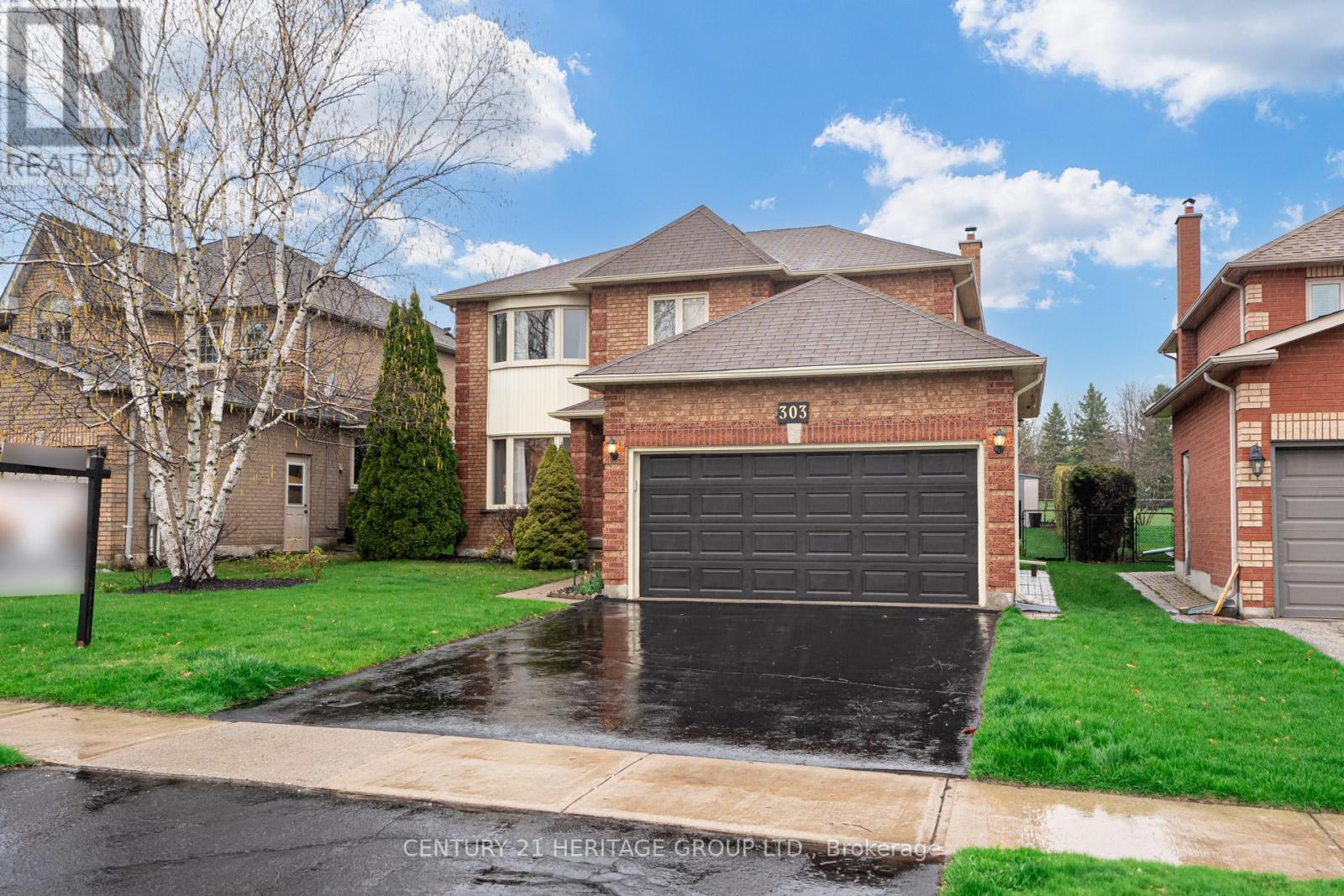 303 Alex Doner Drive, Newmarket (Glenway Estates), Ontario  L3X 1G5 - Photo 3 - N12121106